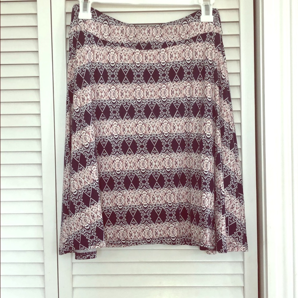 Navy blue/pink patterned skirt